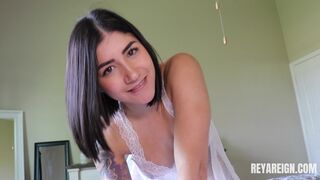 Reya Reign - Mommy Services Your Morning Wood