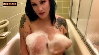 Scarlet Ellie - Bath Time With Mommy Jerk Off And Tit Fuck